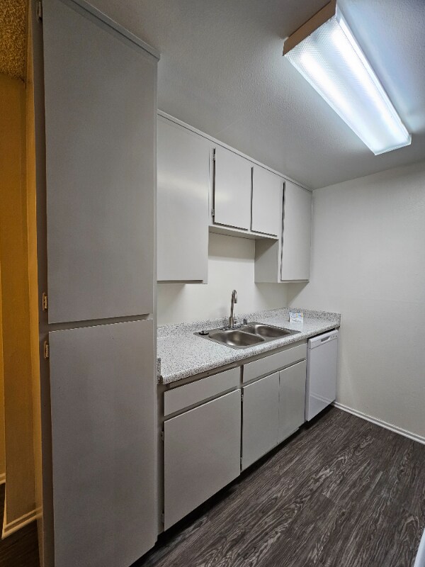 Foto del edificio - 10640 Colima Rd