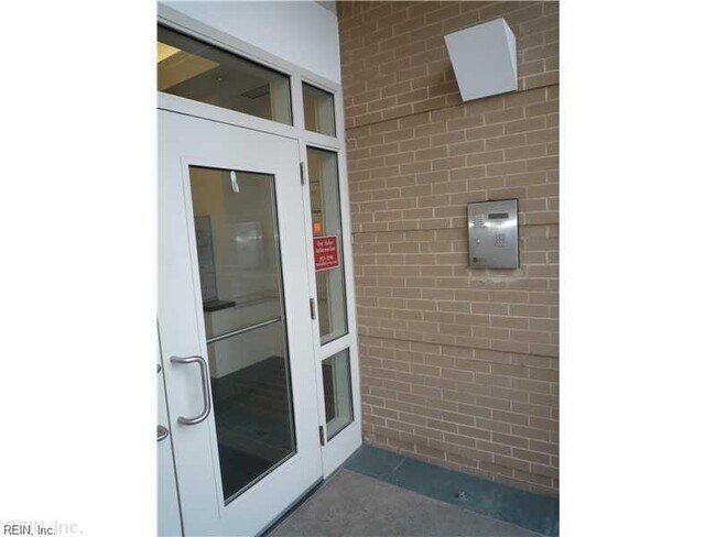 Building Photo - 388 Boush St