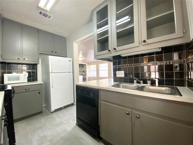 Foto del edificio - 407 E 30th St
