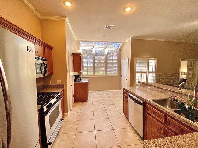 Foto del edificio - 2927 Wickersham Ln