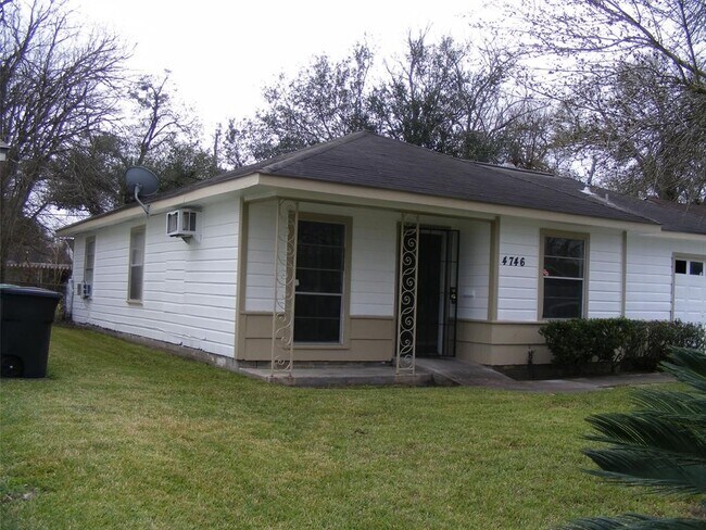 Foto del edificio - 4746 Larkspur St