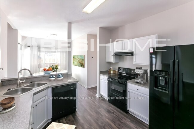 Building Photo - 1340 St Isabella Ct