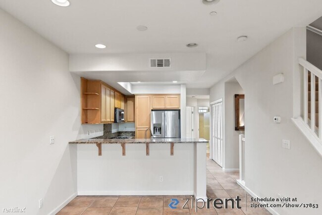 Foto del edificio - 3 br, 3 bath Townhome - 2112 Sheffield Dri...