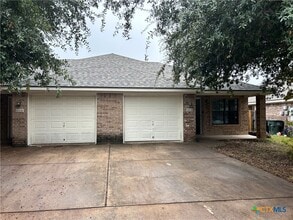Building Photo - 203 B Andy Ln