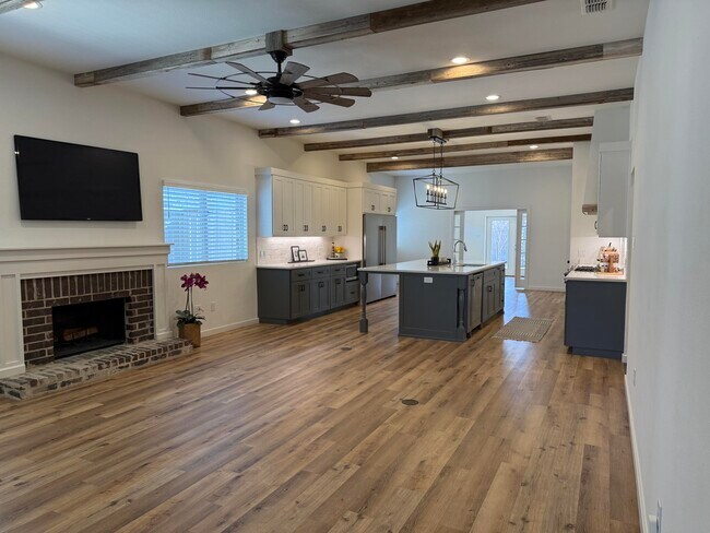 Foto del edificio - 3605 128th St