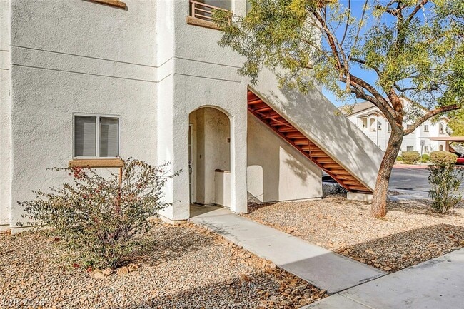 Foto del edificio - 5650 E Sahara Ave