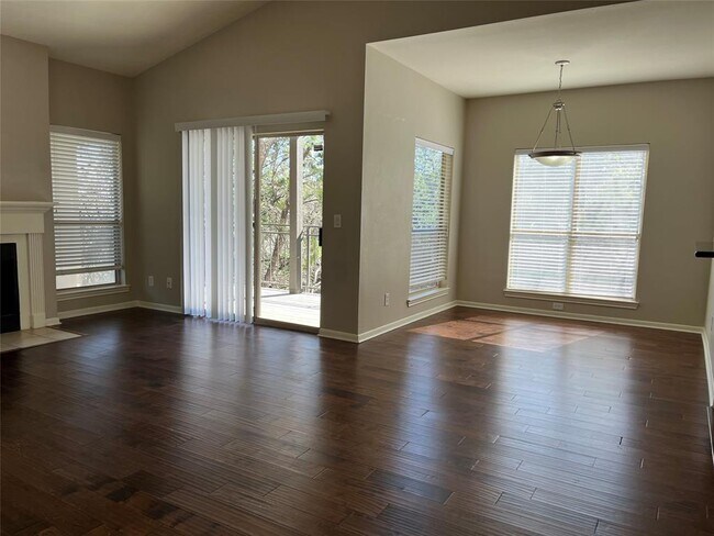 Foto del edificio - 6000-16 Shepherd Mountain Cove