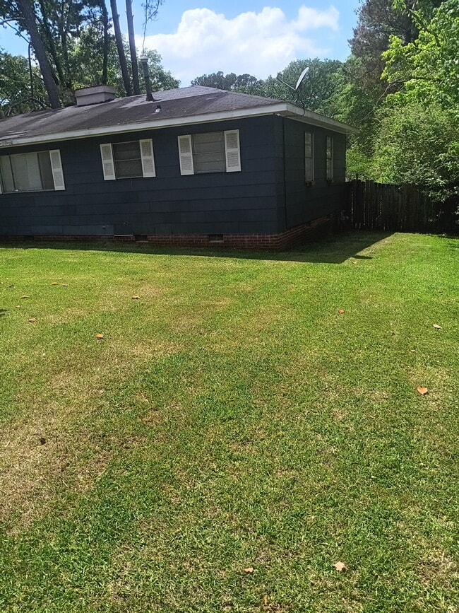 Building Photo - 2873 Teresa Dr