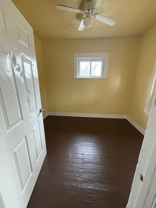 Foto del edificio - 3026 E 123rd St