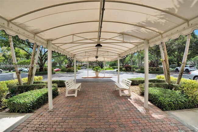 Foto del edificio - 3970 Oaks Clubhouse Dr