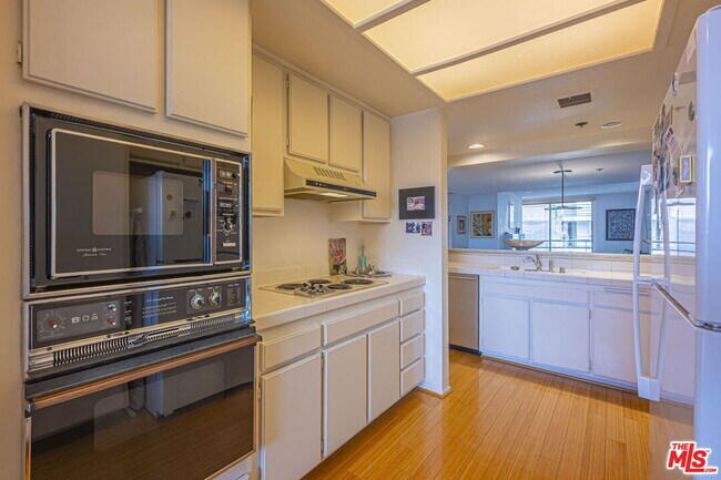 Foto del edificio - 2960 Neilson Way