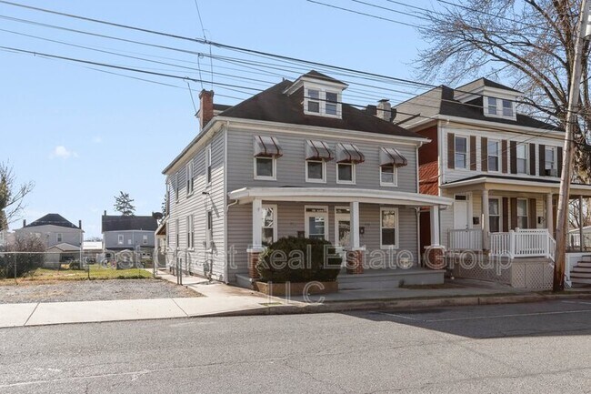 Foto del edificio - 332 Central Ave