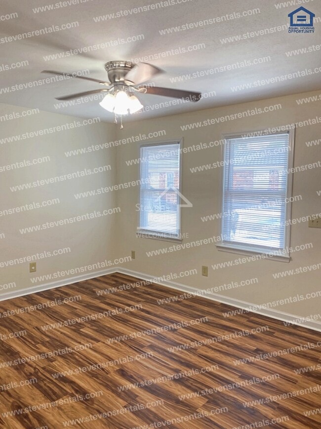 Building Photo - 500 Skyline Dr
