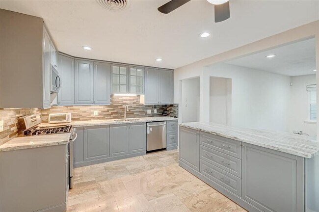 Foto del edificio - 5410 De Milo Dr