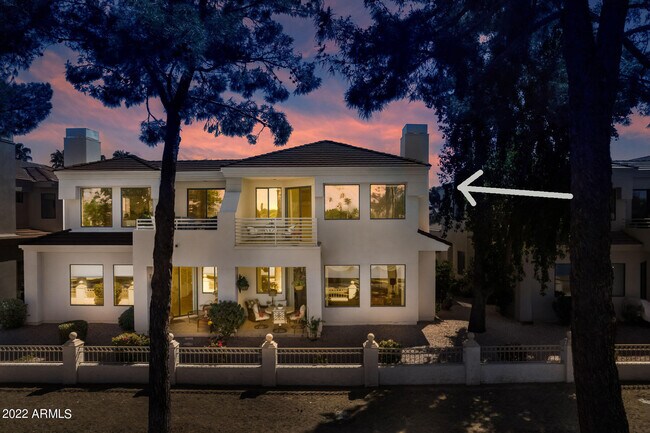 Foto del edificio - 8270 N Hayden Rd