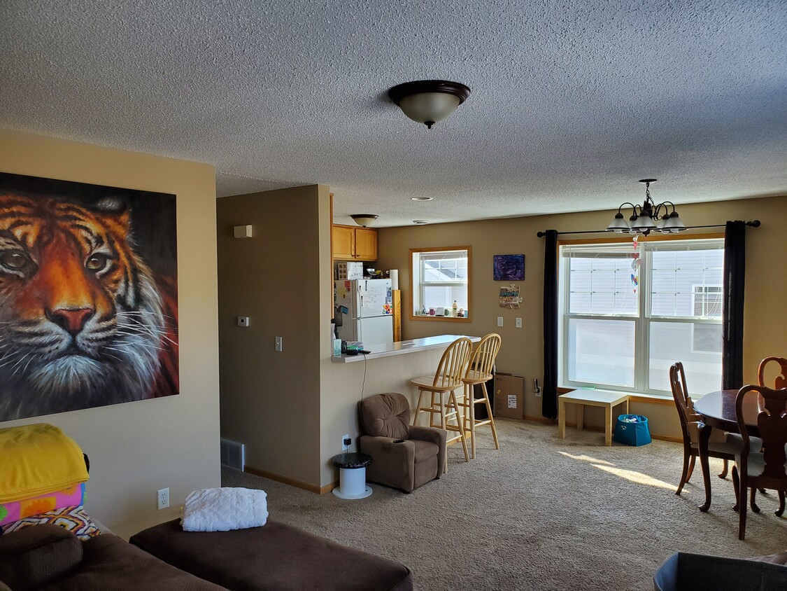 Main living room - 2919 Hemingway Drive