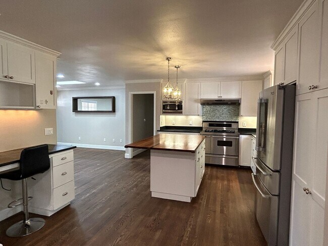 Foto del edificio - Charming Santa Clara Home – Prime Location...