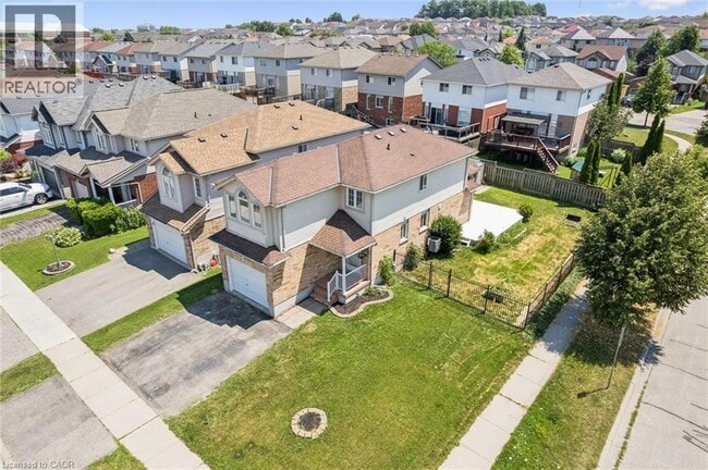 Building Photo - 71 Peach Blossom Crescent
