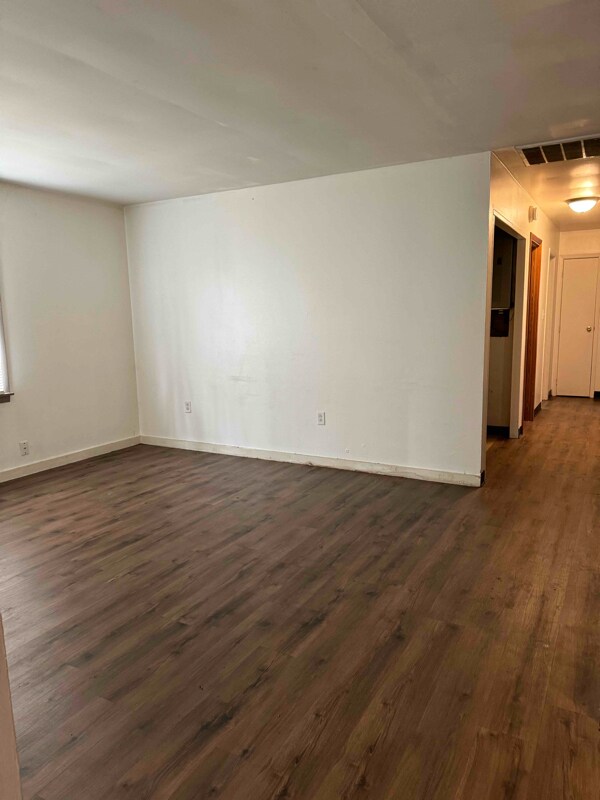 Building Photo - 1476 Elm St
