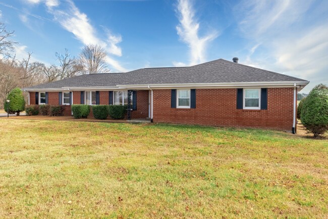 Building Photo - 4555 Airport Rd