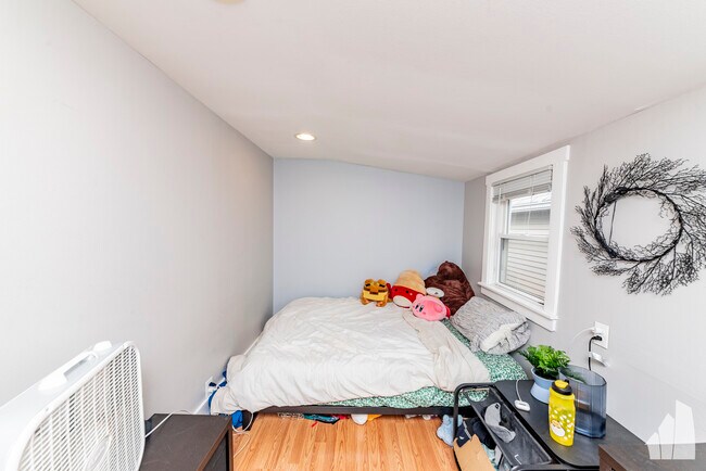 Foto del edificio - 1332 W Barry Ave