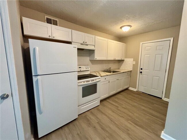 Foto del edificio - 6077 Pine St