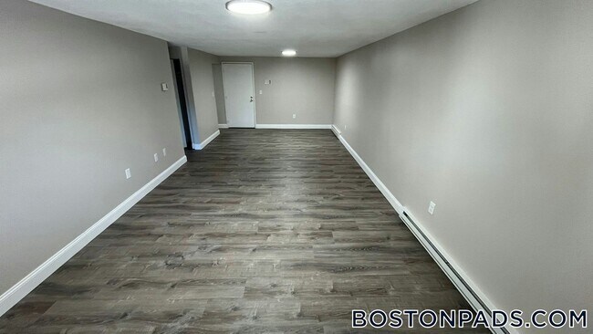 Foto del edificio - 799 Farm Rd