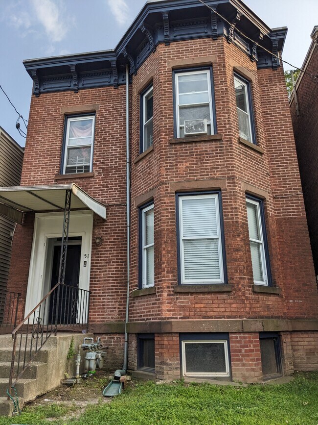 Building Photo - 51 henry ave