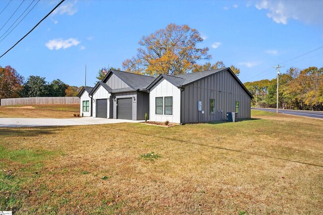 Building Photo - 406 Fairfield St