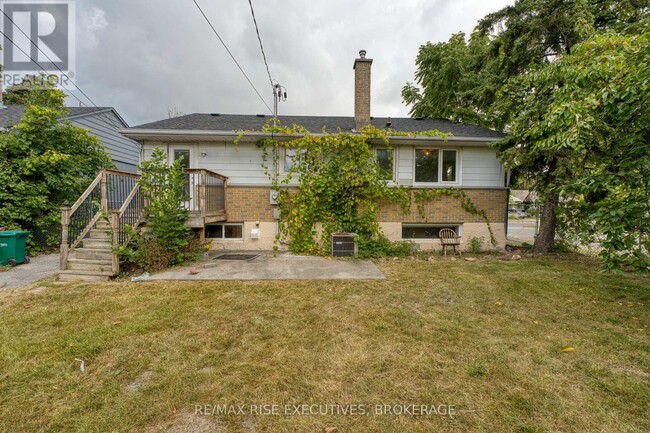 Building Photo - 22 Ruskin St