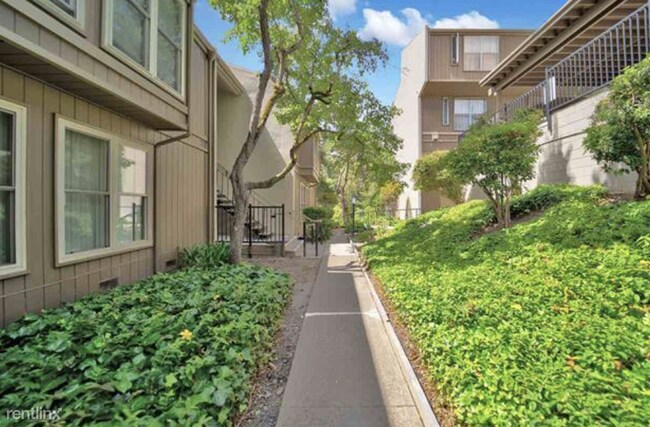 Foto del edificio - 3 br, 2 bath Condo - 2083 Ascot Drive 133