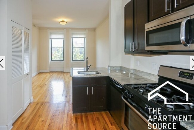 Photo - 2956 N Racine Ave Apartment