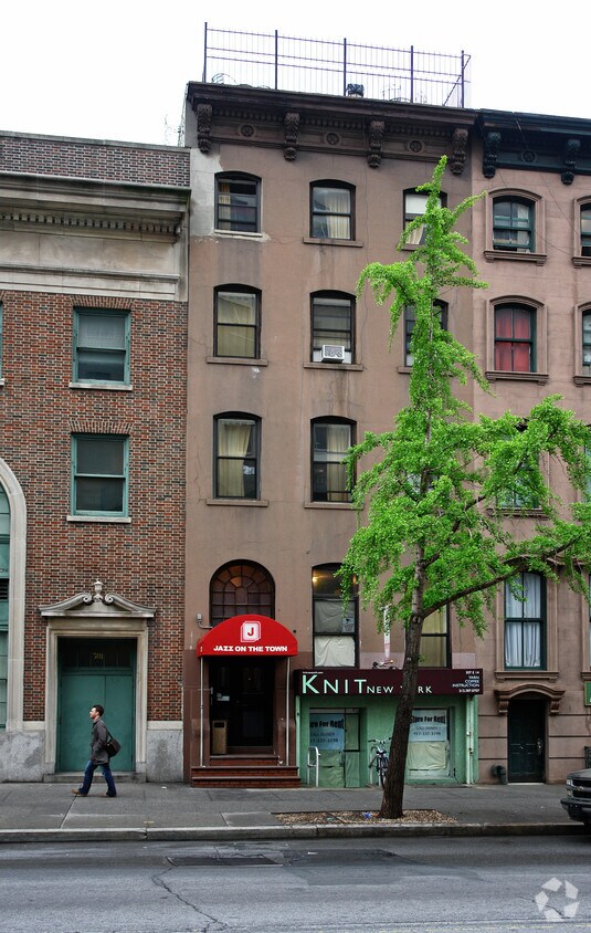 Building Photo - 307 E 14th St