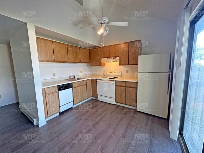 Building Photo - 4501 Boardwalk Dr