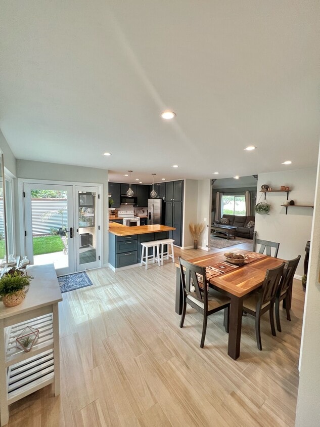 22951 Caminito Plata Unit Caminito Plata Condo, Laguna Hills, CA 92653