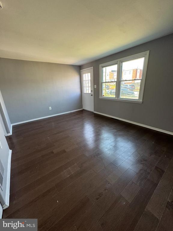 Foto del edificio - 8031 Wynbrook Rd