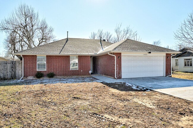 Building Photo - 3BD/2BTH Home Minutes from Broadway Extension
