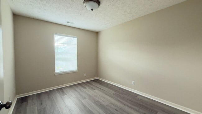 Building Photo - WEST LAFAYETTE...3 Bedroom 2 Bath plus office