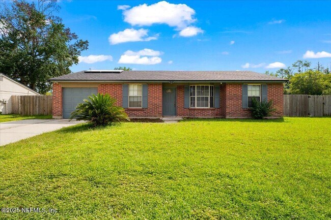 Building Photo - 1701 Donna Dr