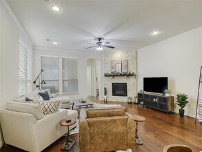 Building Photo - 1203 Autumn Mist Way