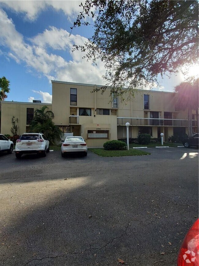 Arrowhead Country Homes Apartments under 2,000 Davie, FL 1 Rentals