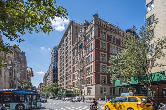 Foto del edificio - 555 W West End Ave