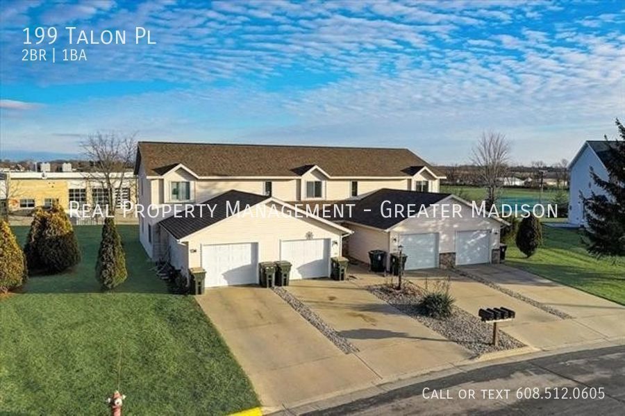 Foto principal - Bright upper level apartment in Sun Prairie