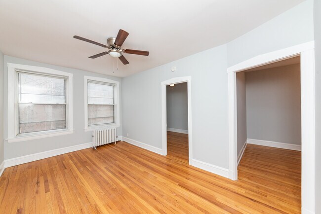 Building Photo - 4001 N Wolcott Ave