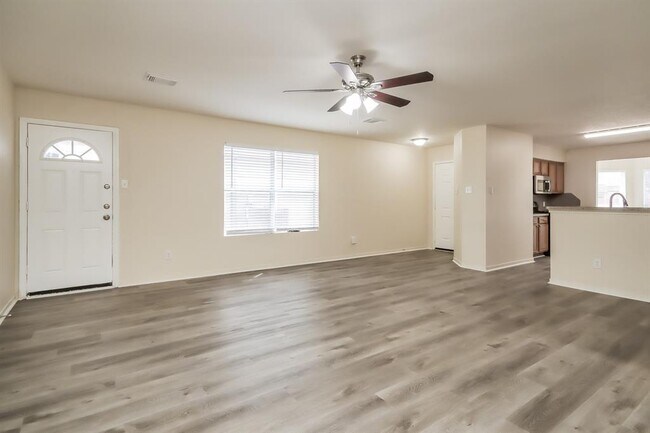 Building Photo - 16114 Pin Oak Ridge St