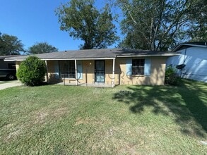 Building Photo - 6521 Lyndon B Johnson Dr