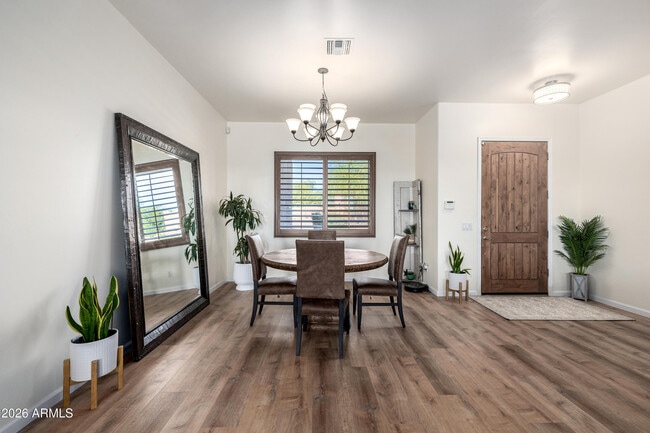 Building Photo - 1415 W Lavitt Ln