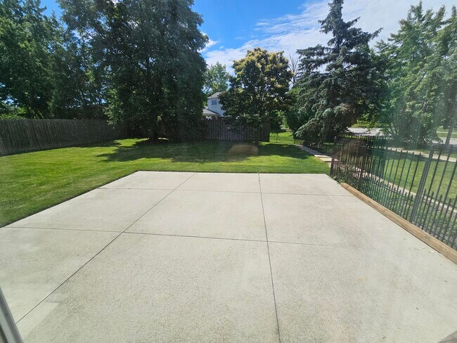 Foto del edificio - 43921 Arlington Rd