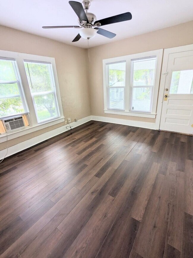 Photo - 635 Tanglewood St Apartment