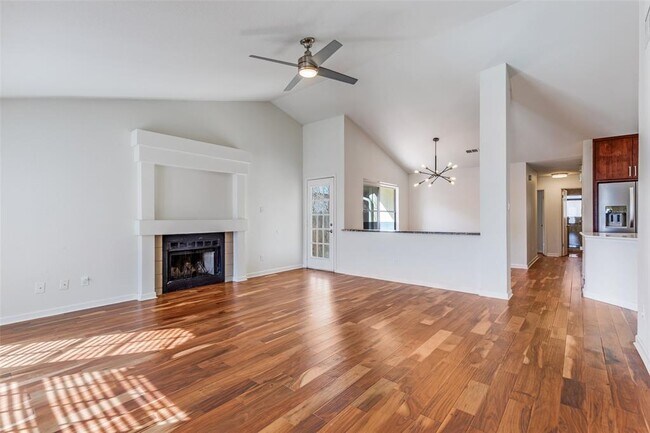 Foto del edificio - 12404 Thompkins Dr